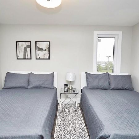 Clifton Hill Hideaway 4B - Two Bedroom Condo Niagara Falls Exterior photo