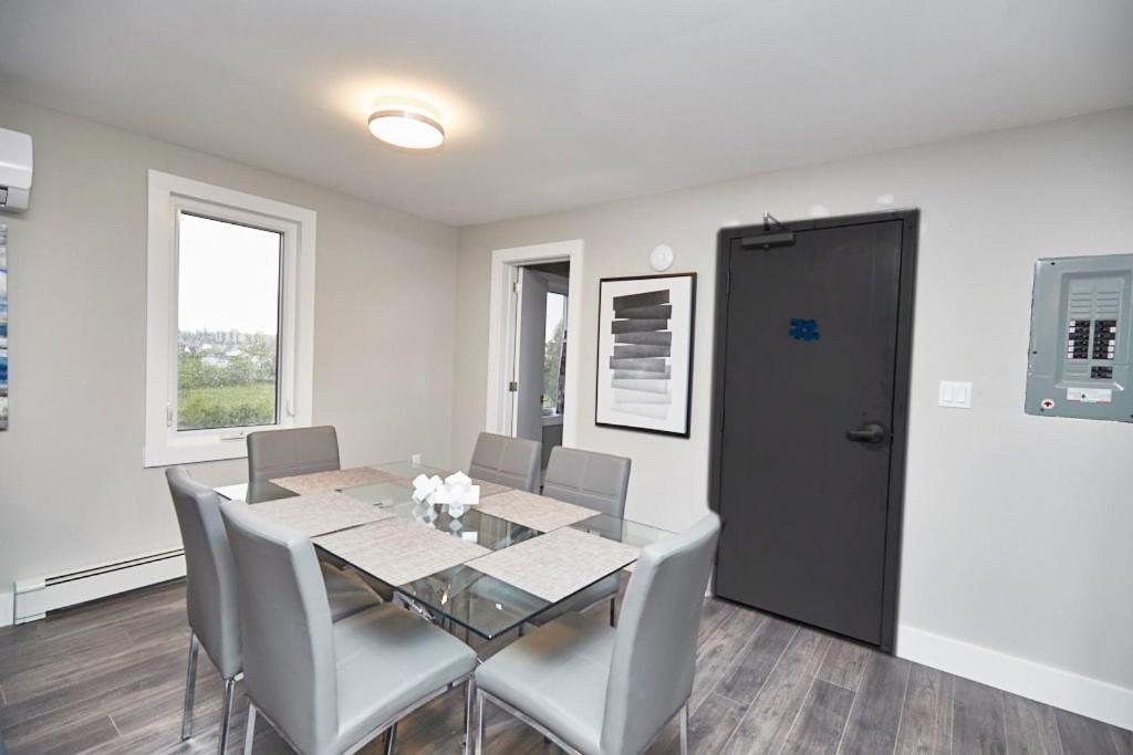 Clifton Hill Hideaway 4B - Two Bedroom Condo Niagara Falls Exterior photo